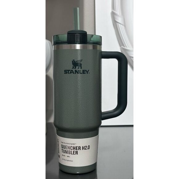 Stanley Quencher H2.0 FlowState Tumbler 30oz, HAMMERTONE GREEN - Picture 1 of 4